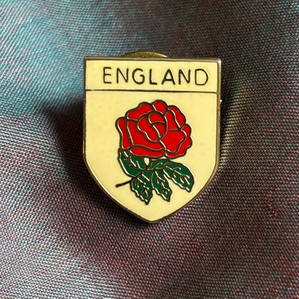 Beautiful England lapel pin with English red rose
